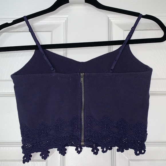 Garage Cropped Tank - Picture 3 of 4